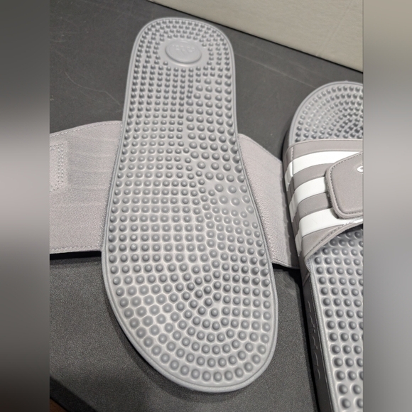 Adidas Gray Adissage 3 Stripe Slide Sandals Size 18 NWT - Picture 5 of 6